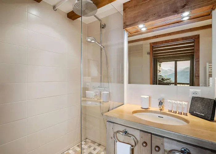 Familial Contemporain A 1850 Avec Piscine, Sauna Et Terrasse - Fr-1-564-162